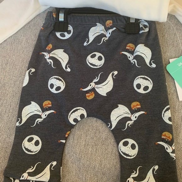 Disney Halloween Baby Bodysuit Set 0-3 months onesie, pants and bib 🎃 - Picture 4 of 7